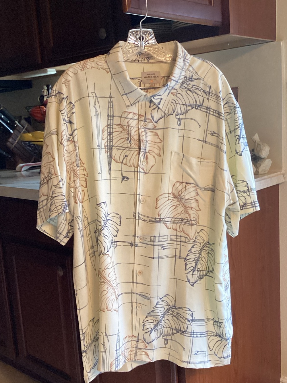 Quiksilver Cream Short-Sleeve Button-Up Shirt with Blue and Brown Leaf Print